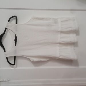 🌻Old navy white tank